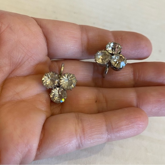 Clear Crystal Screw Back Vintage Silver Tone Earrings Made In Austria - Picture 3 of 15